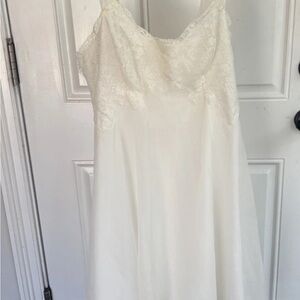 Gotham Women's Ivory Nylon Slip Nightwear Vintage, Size 36